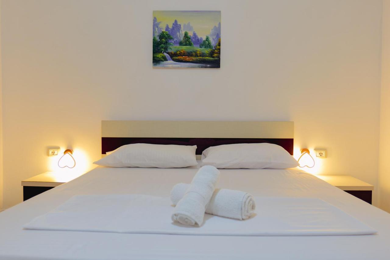 Hotel Argjiro Sarande Exterior photo