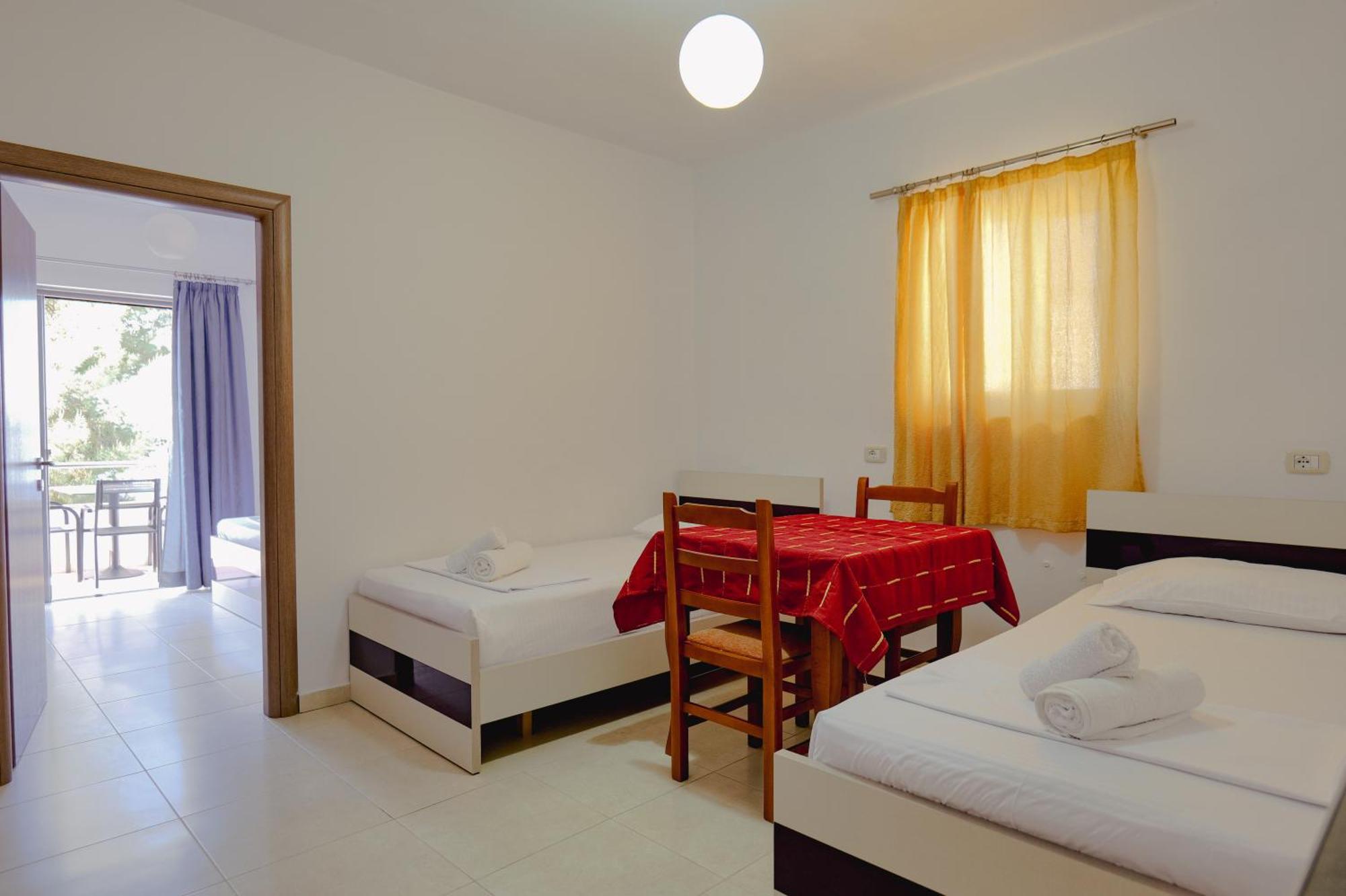 Hotel Argjiro Sarande Exterior photo