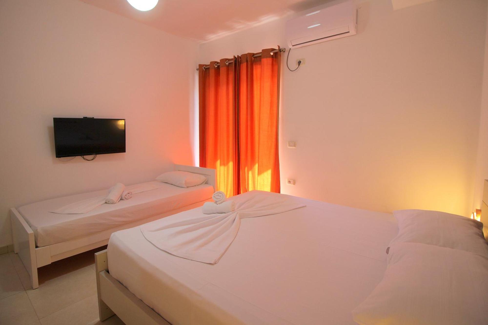 Hotel Argjiro Sarande Exterior photo