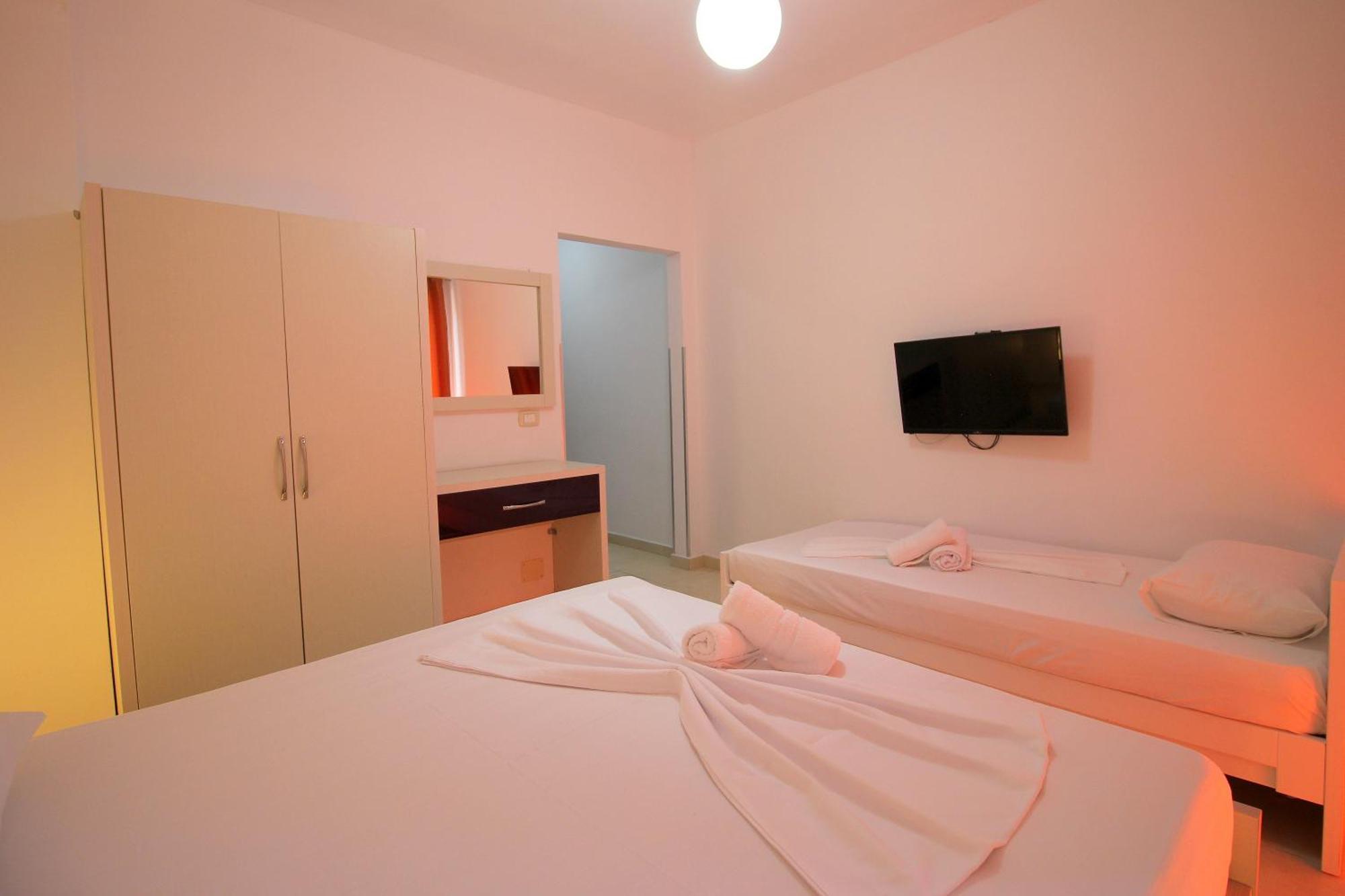 Hotel Argjiro Sarande Exterior photo