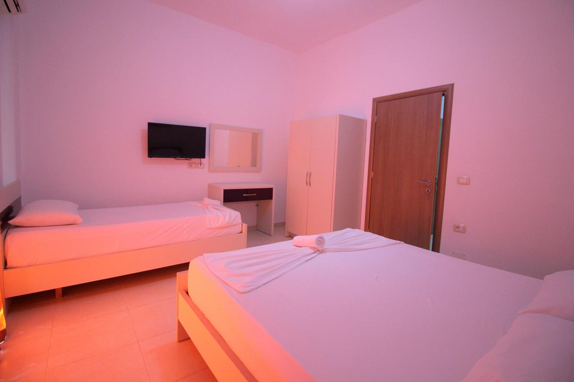 Hotel Argjiro Sarande Exterior photo