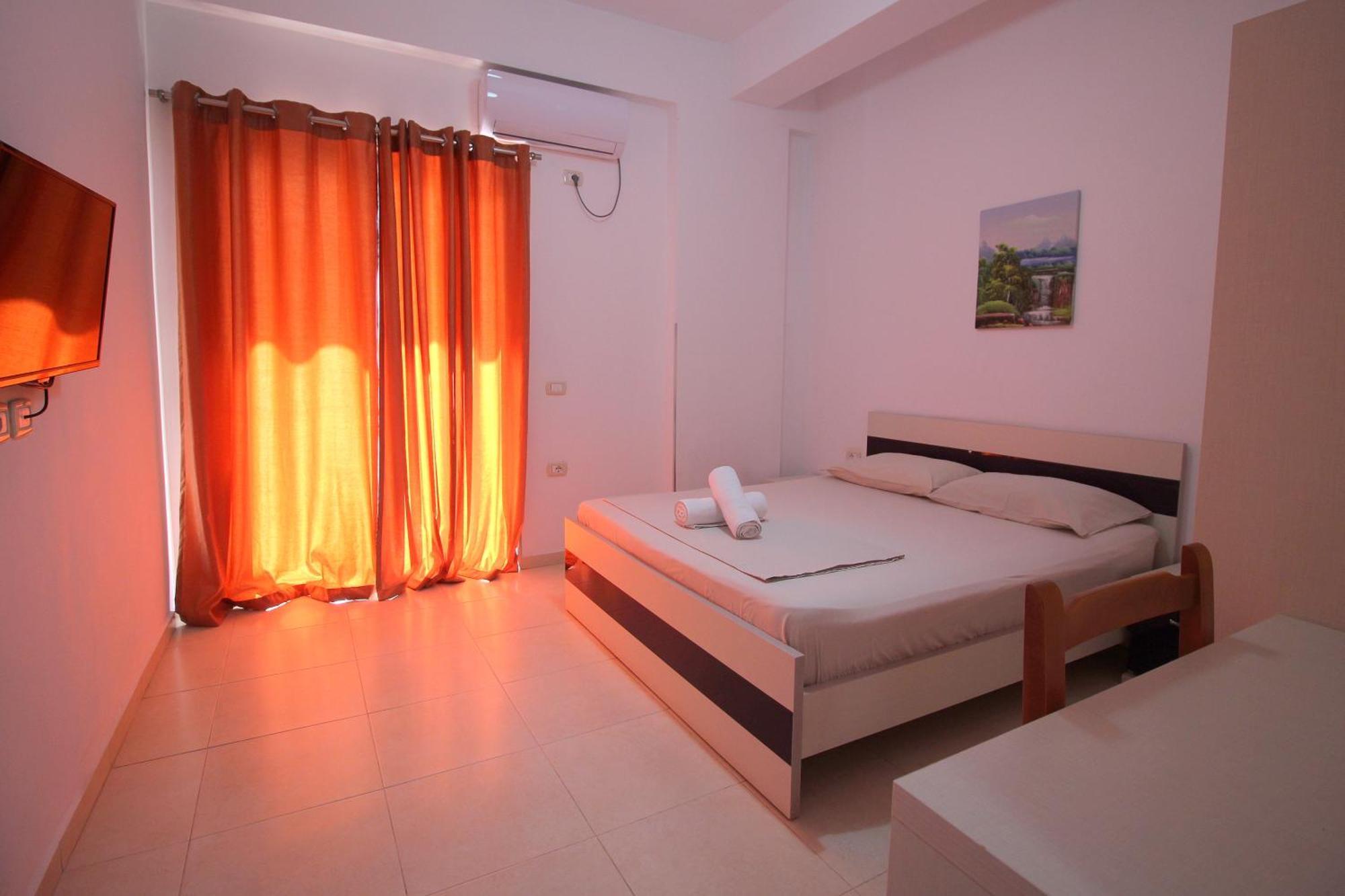 Hotel Argjiro Sarande Exterior photo
